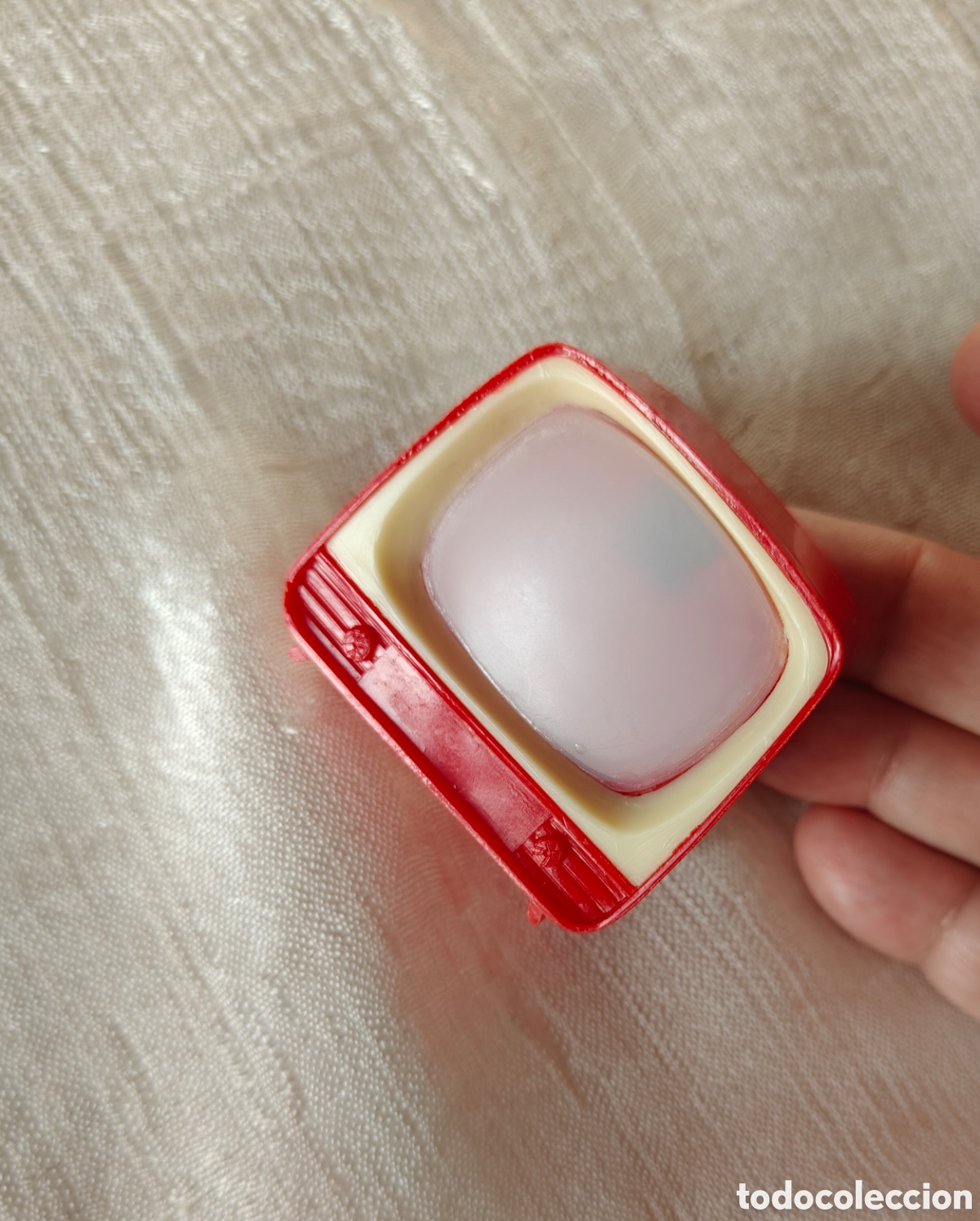 Coleccionismo: Antigua televisi&oacute;n miniatura souvenir recuerdo tur&iacute;stico vintage Benicassim