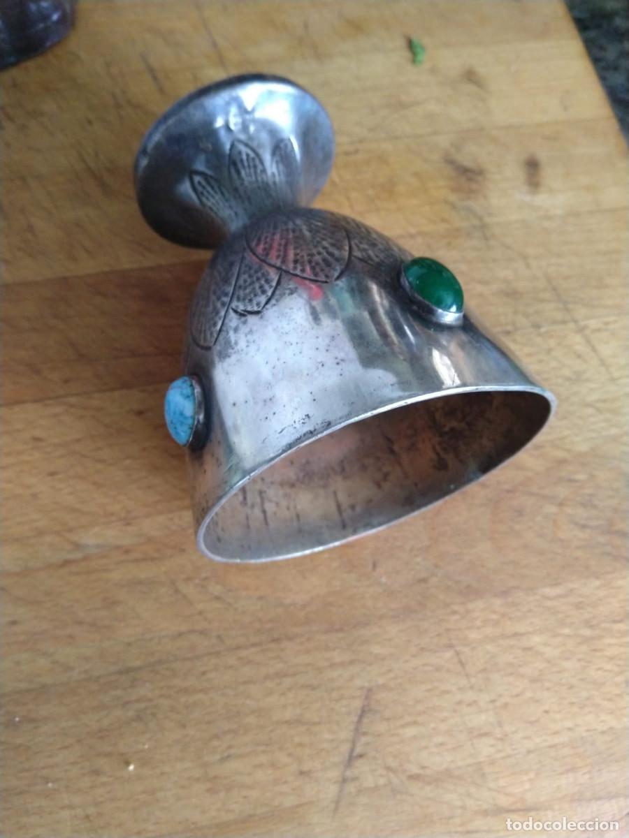 Coleccionismo: Copa de metal con adorno de piedras C&aacute;liz