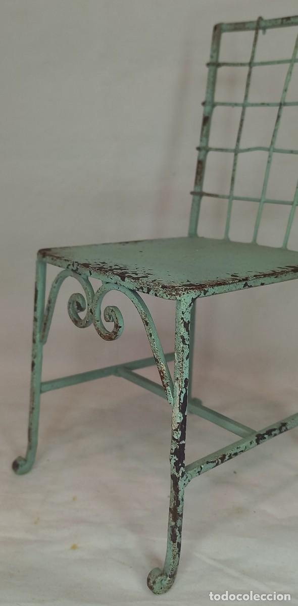 Coleccionismo: ENCANTADORA SILLA EN MINIATURA DE HIERRO FORJADO