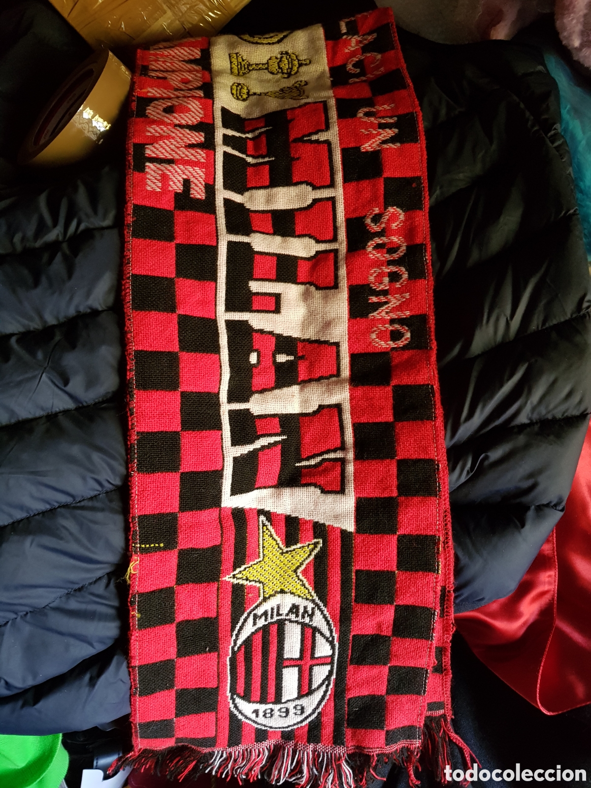 Coleccionismo: ANTIGUA BUFANDA DE F&Uacute;TBOL DEL MILAN