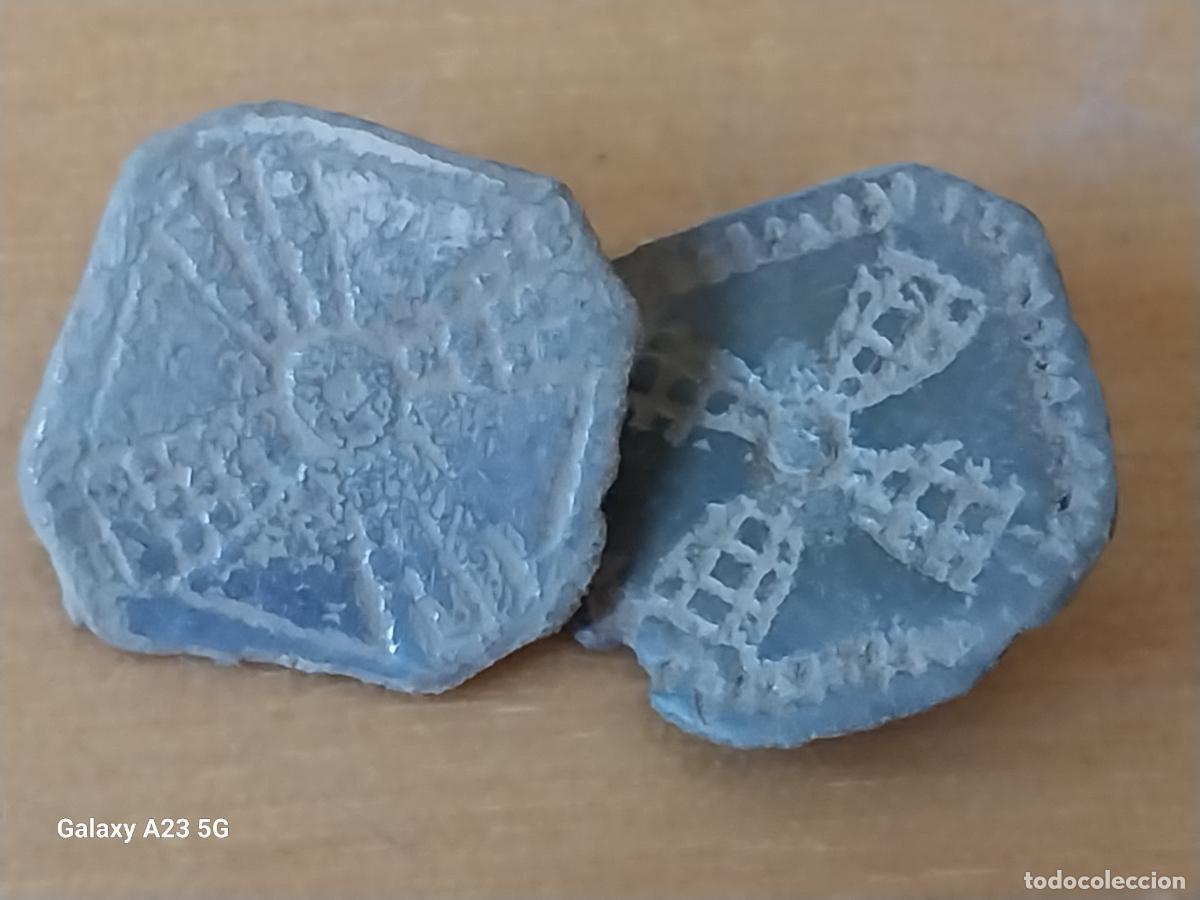 Coleccionismo: BOTONES X 2 ASPAS RELIEVE METAL MUY ANTIGUO 1.7CMS