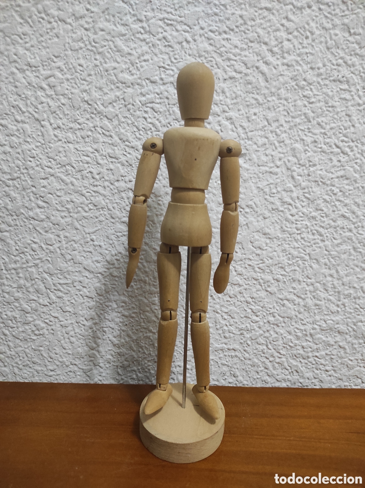 Coleccionismo: Maniqu&iacute; de madera articulado