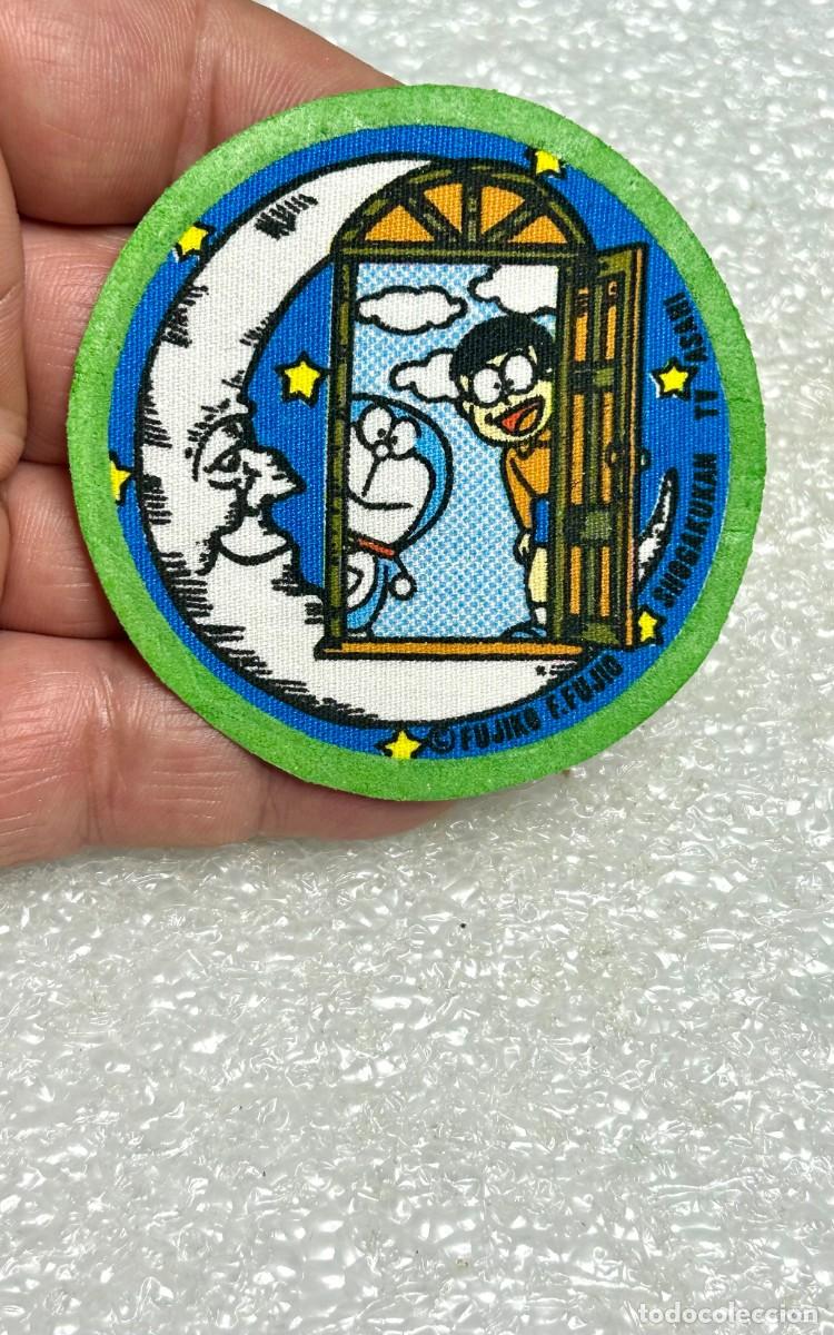 Coleccionismo: 4249.Parche textil redondo de Doraemon y Nobita