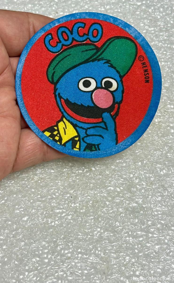 Coleccionismo: 4251.Parche textil redondo de Coco (Grover en ingl&eacute;s) de la cl&aacute;sica serie infantil Barrio S&eacute;samo