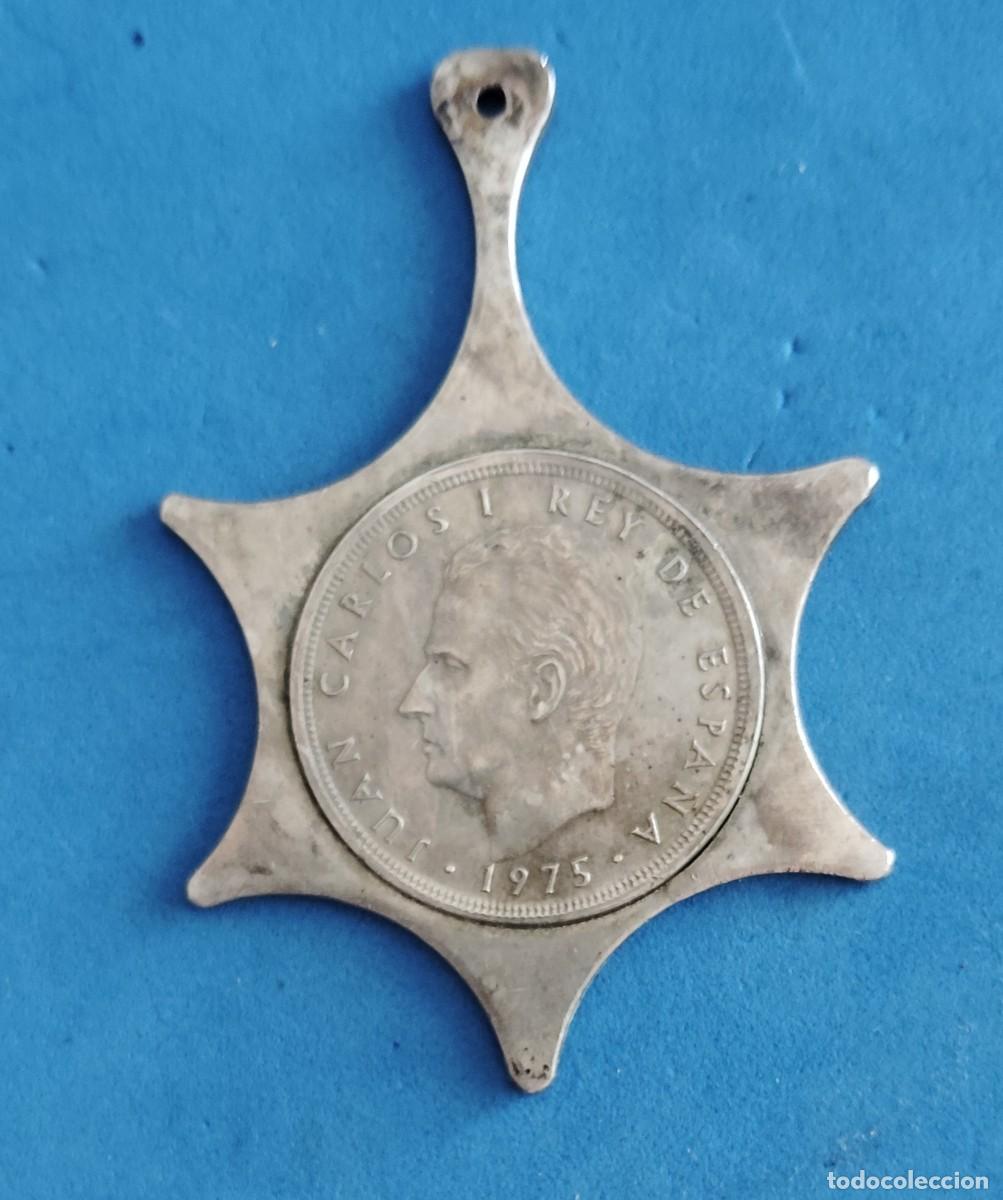 Coleccionismo: ORIGINAL COLGANTE O LLAVERO. 50 PESETAS 1975. ENVIO INCLUIDO EN EL PRECIO.