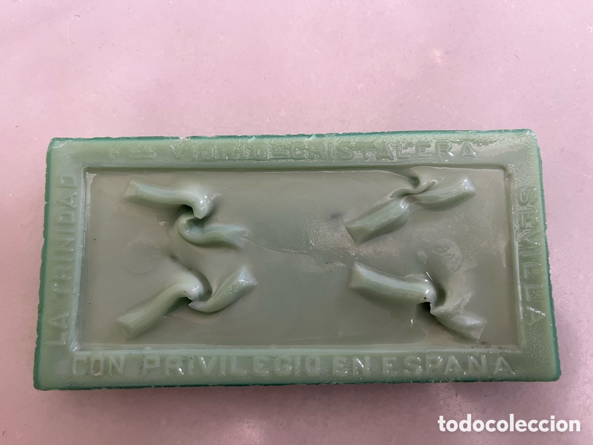 Coleccionismo: Antigua placa de vidrio de la f&aacute;brica de vidrio cristalera La trinidad , Sevilla .