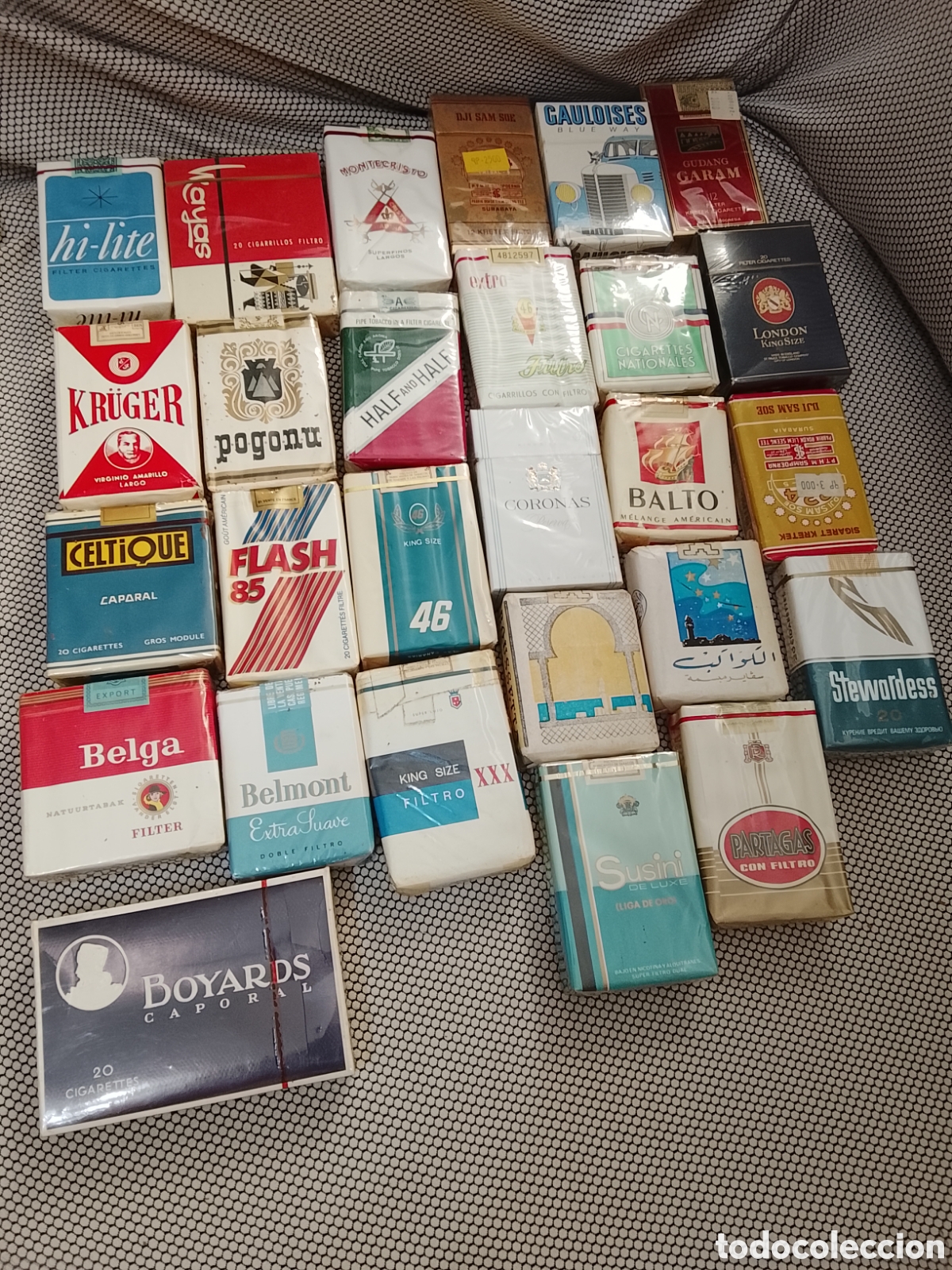 Coleccionismo: Lote de tabaco no apto para fumar