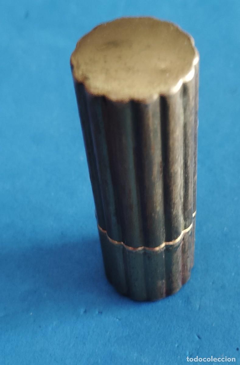 Coleccionismo: ANTIGUO PINTALABIOS METALICO.ENVIO INCLUIDO,