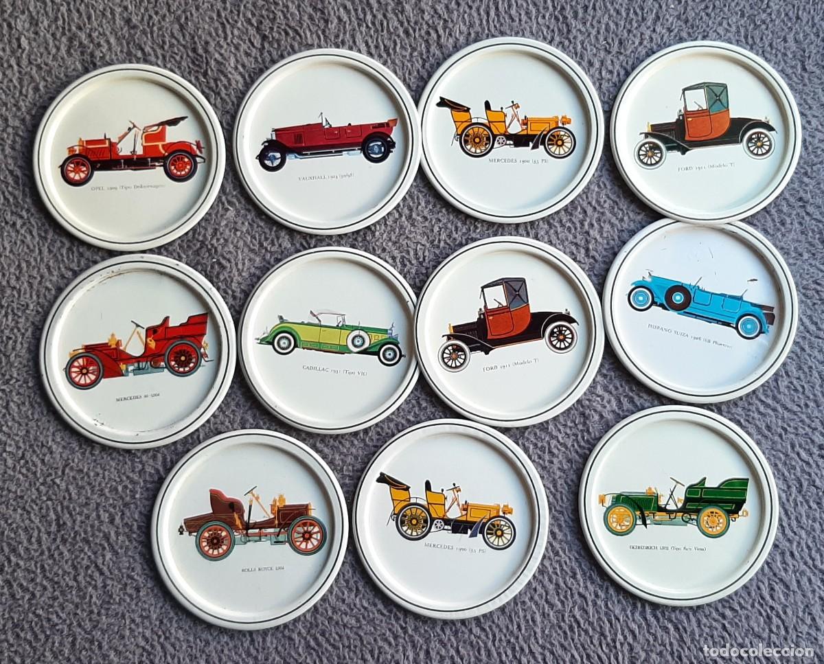 Coleccionismo: Lote de 24 Posavasos Vintage de Hojalata - Coches Cl&aacute;sicos de &Eacute;poca