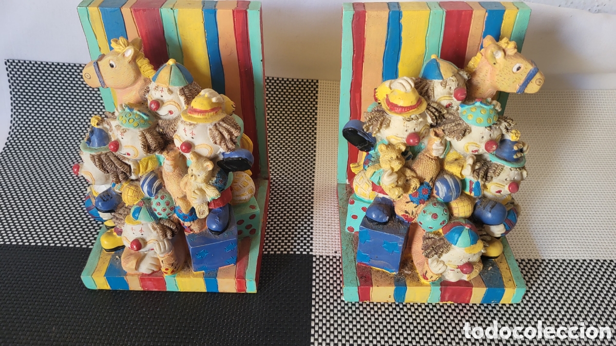 Collecting: Pareja de posalibros infantiles
