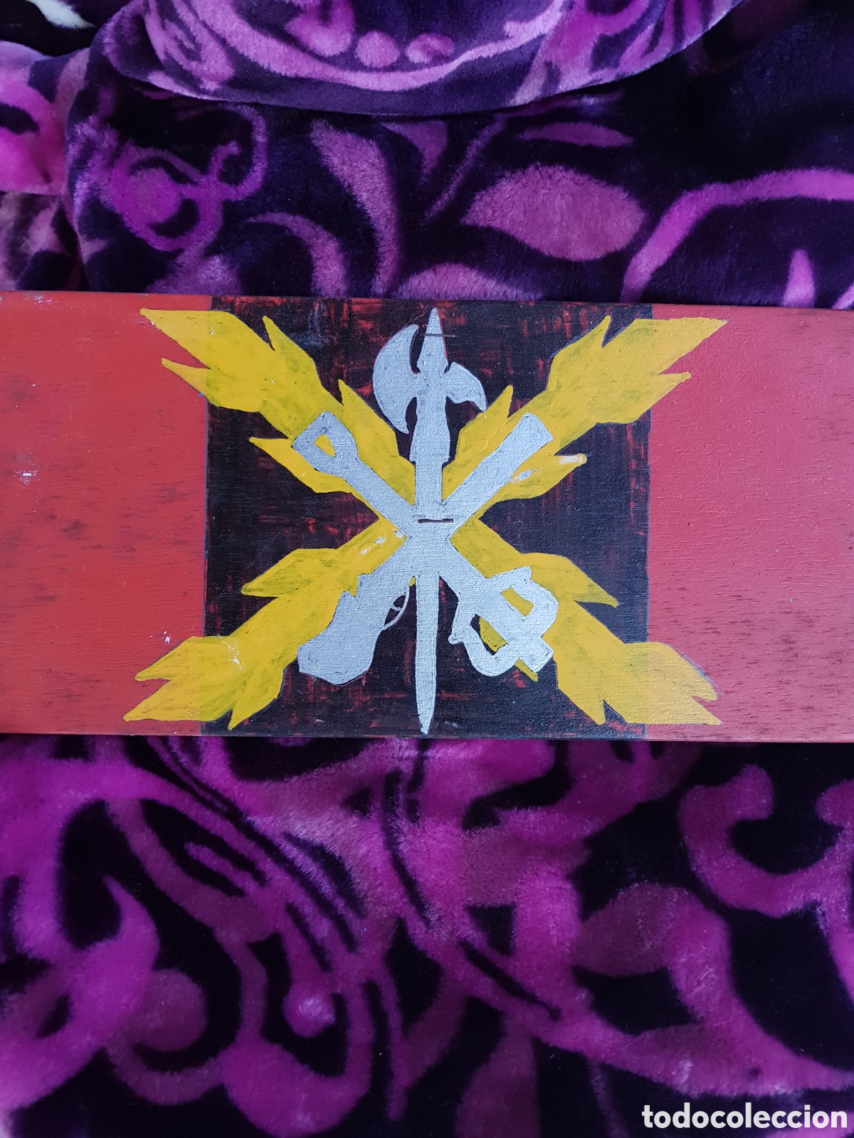 Coleccionismo: METOPA DE LA XVII BANDERA DE LA LEGI&Oacute;N DE MADERA