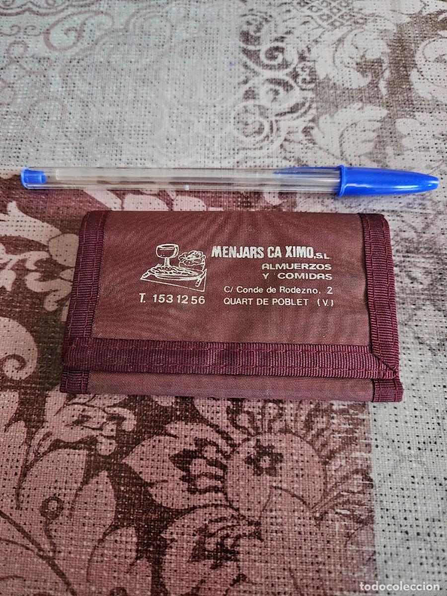 Coleccionismo: Peque&ntilde;a Cartera Granate Obsequio De Menjars CA XIMO S.L (Comidas Casa Ximo).
