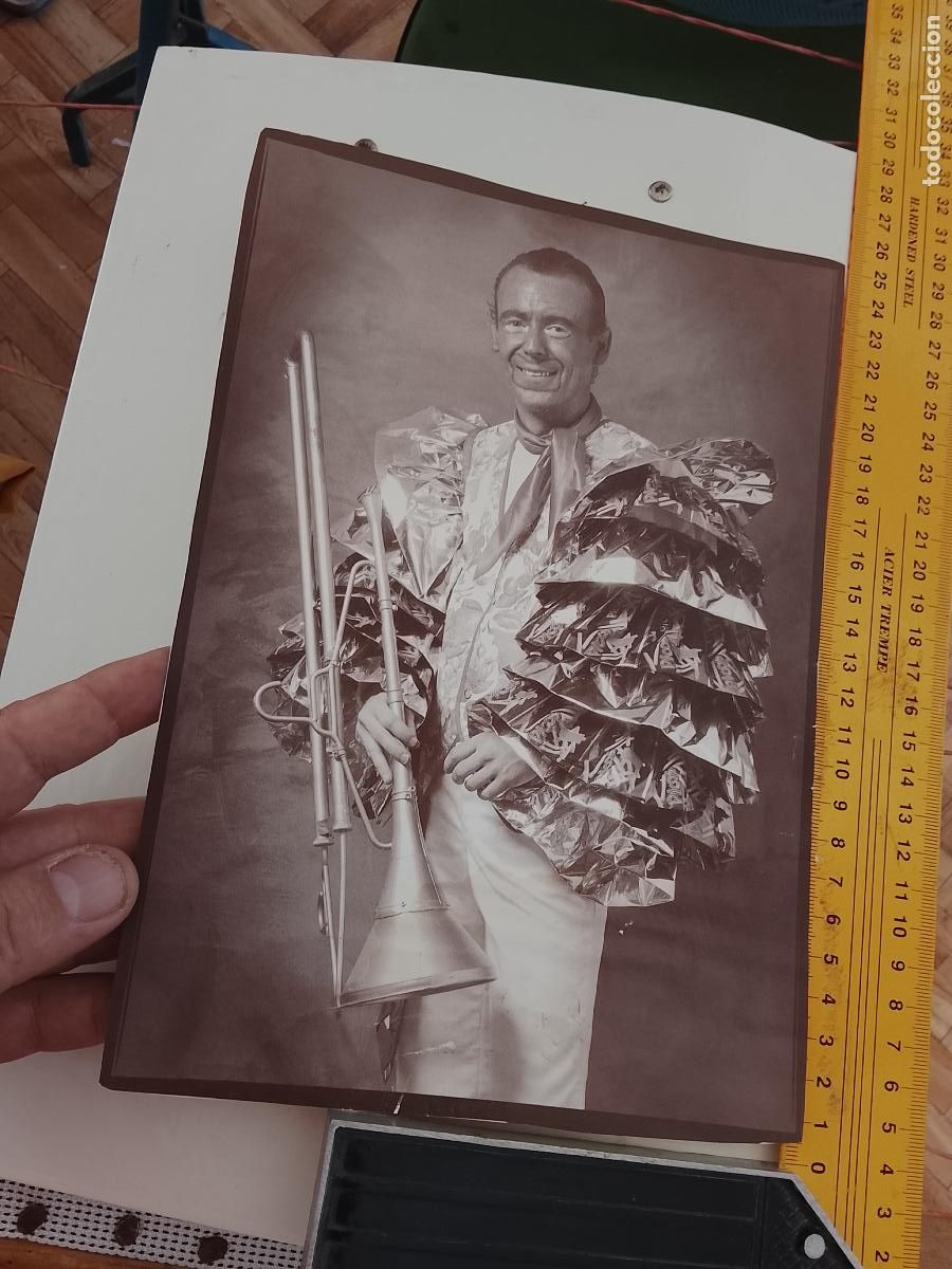 Coleccionismo: lamina fotografica cadiz carnaval . disfraz personaje del carnaval , medidas en foto