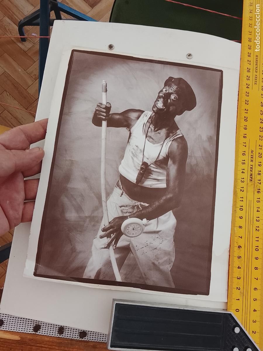 Coleccionismo: lamina fotografica cadiz carnaval . disfraz personaje del carnaval , medidas en foto