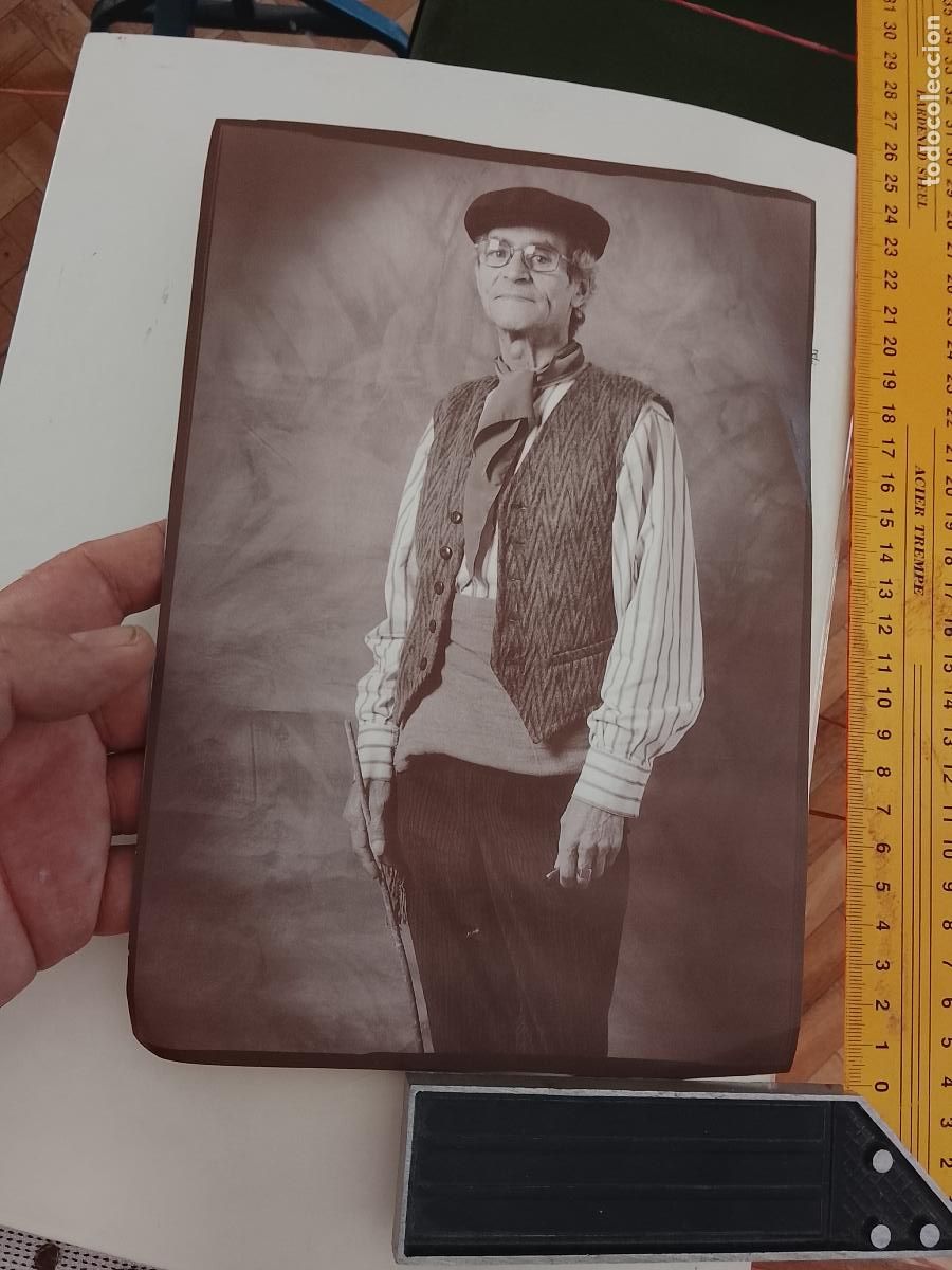 Coleccionismo: lamina fotografica cadiz carnaval . disfraz personaje del carnaval , medidas en foto