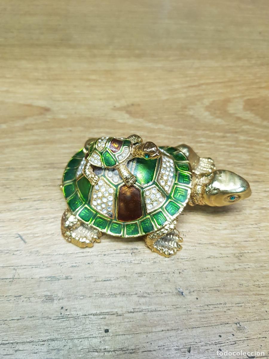 Coleccionismo: PASTILLERO DE TORTUGAS DE METAL