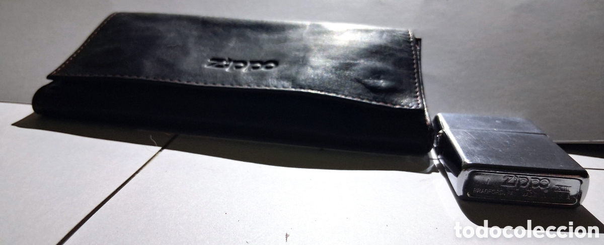 Coleccionismo: (1997): Encendedor Zippo Classic Cromado (J XIII) + Tabaquera/Pitillera Oficial de Piel Negra