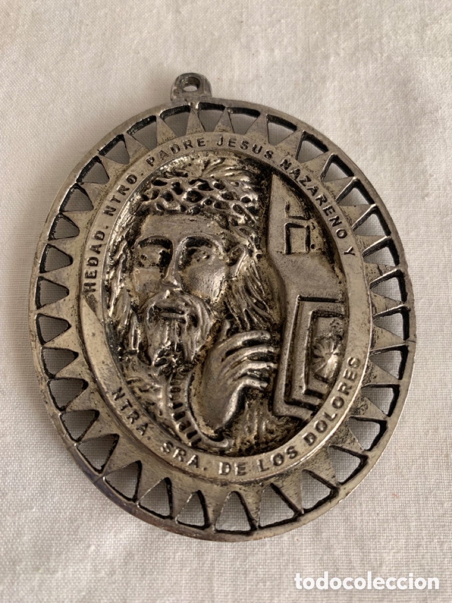 Coleccionismo: Medalla doble cara Hermandad Ntro. Padre Jes&uacute;s Nazareno y Ntra. Sra. de los Dolores&raquo;.