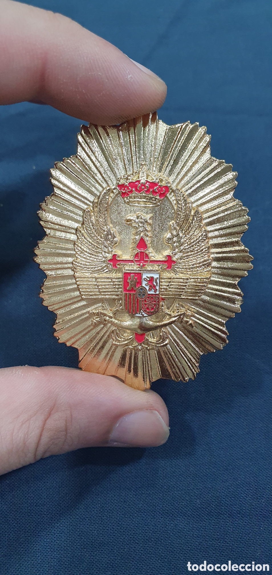 Collezionismo: Chapa dorada militar. Ej&eacute;rcito. (L135)