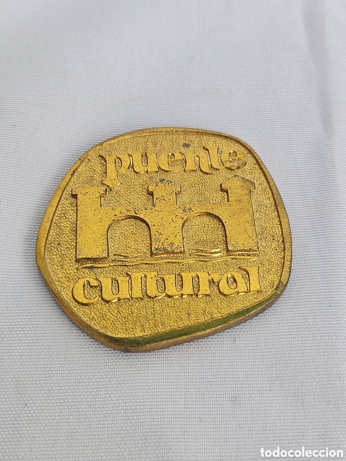 Collecting: MEDALLA PUENTE CULTURAL. III TROFEO DE MADRID DE CINE AMATEUR MAYO 1971