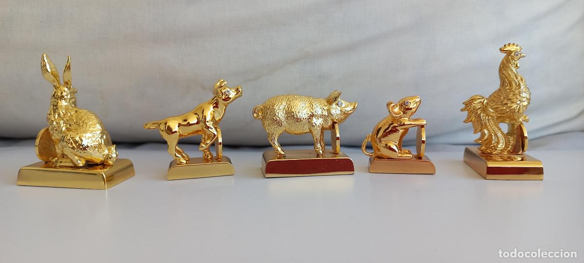Coleccionismo: 5 figuras de la suerte Rusas de metal dorado. Cerdo, toro, conejo, rat&oacute;n y gallo.