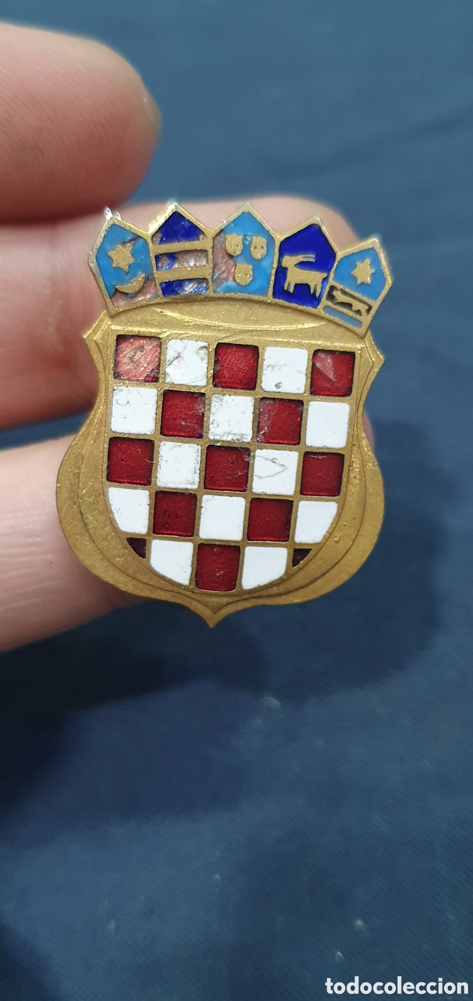 Coleccionismo: Croacia. Insignia de boina esmaltada. Militar. (L134)