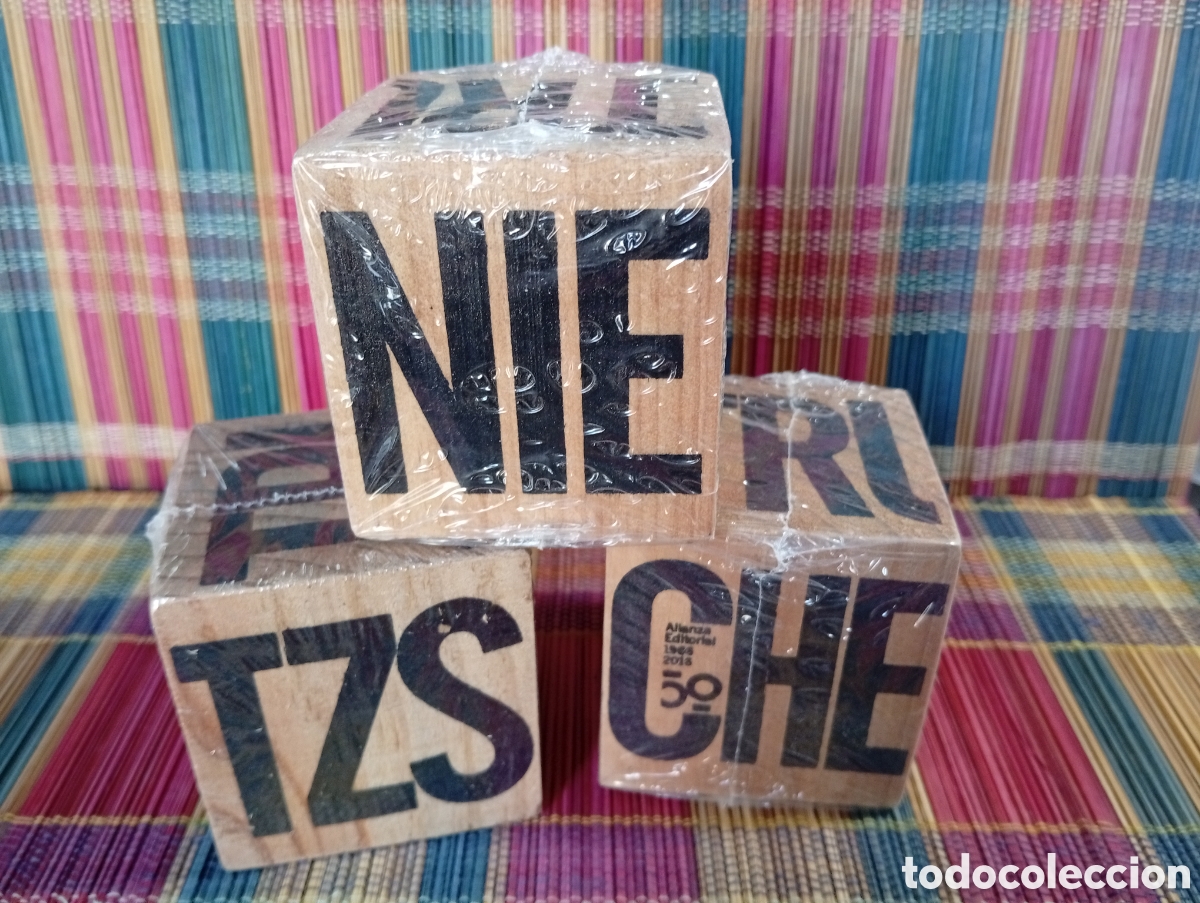 Coleccionismo: NIETZSCHE, TRUFFAUT * ALIANZA ED. 2016 * (precio unidad) pisapapeles - cubo madera
