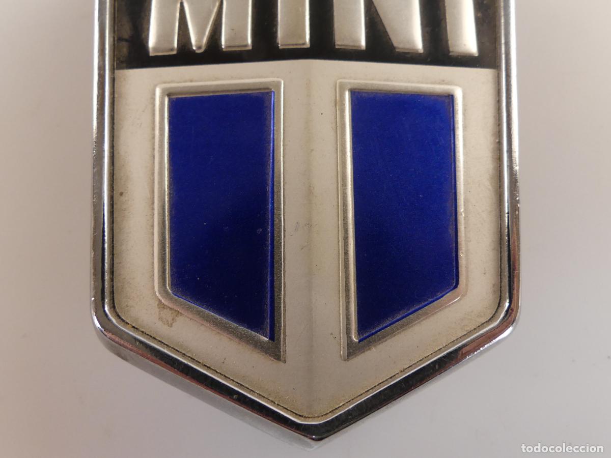 Coleccionismo: BONITA EMBLEMA COCHE MINI - Foto 2