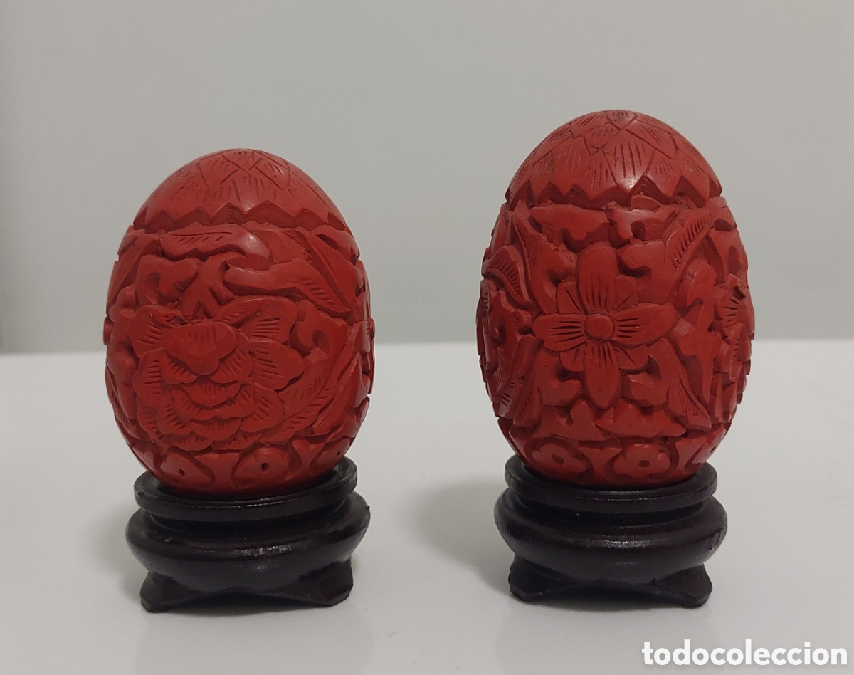 Collectionnisme: 2 huevos chinos de cinabrio (laca tallada)