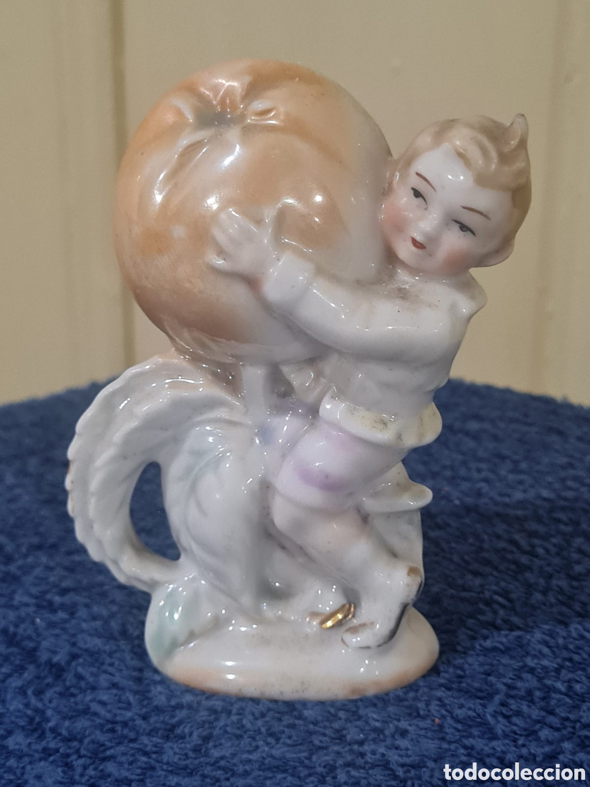 Coleccionismo: Antigua porcelana ni&ntilde;o con calabaza