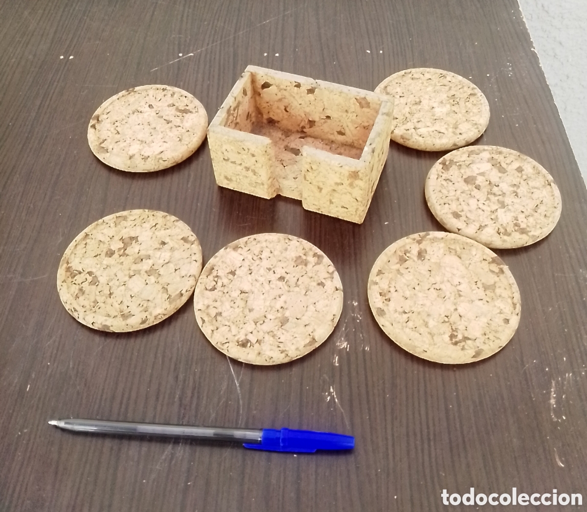 Coleccionismo: Estuche 6 posavasos de corcho