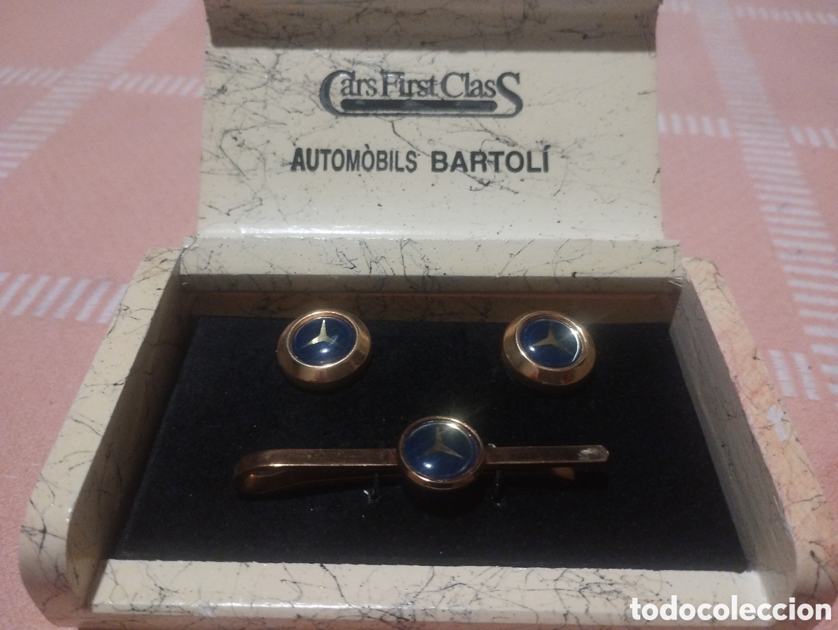 Collectionnisme: Estuche con conjunto de gemelos y aguja de corbata de la marca Mercedes-Benz