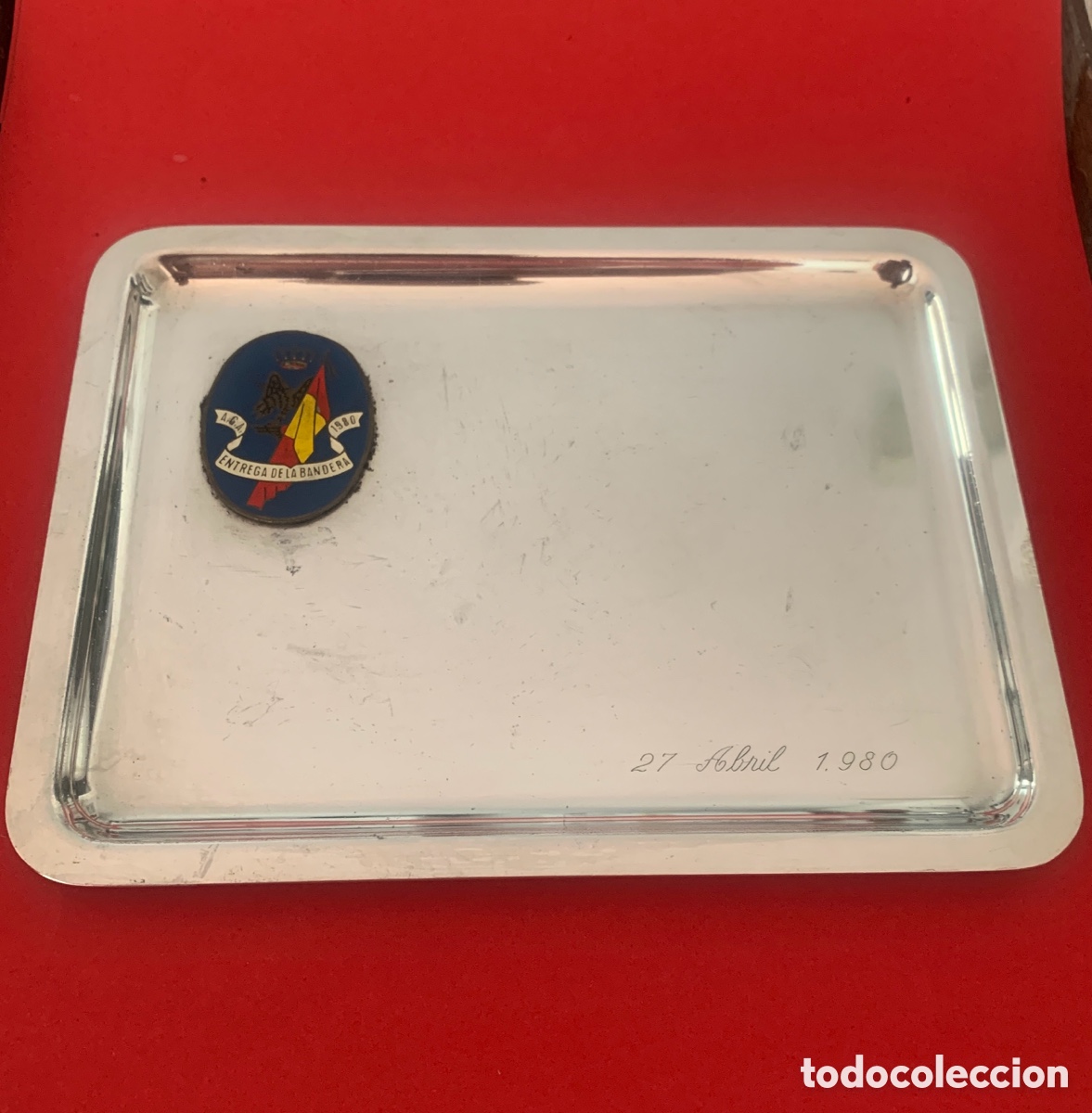Coleccionismo: ENTREGA DE LA BANDERA A LA AGA 1980 BANDEJA PLATA MENESES