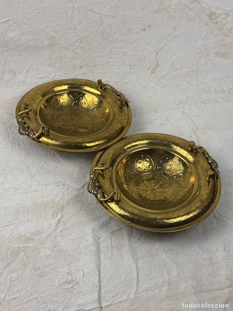Coleccionismo: Pareja de braseros de lat&oacute;n vintage &ndash; 21 cm