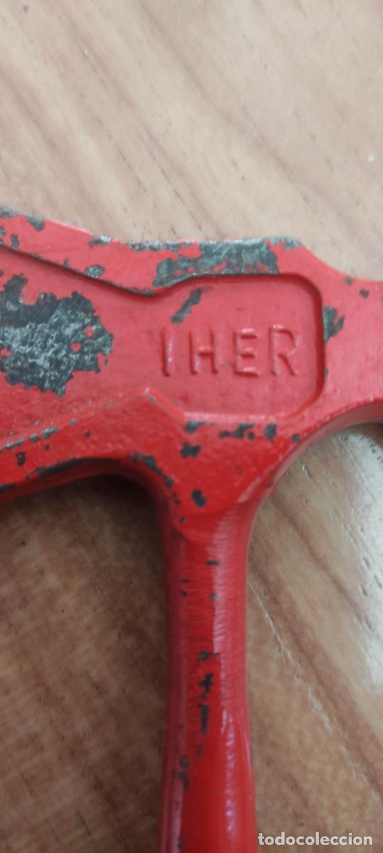 Coleccionismo: Hacha multiusos vintage IHER