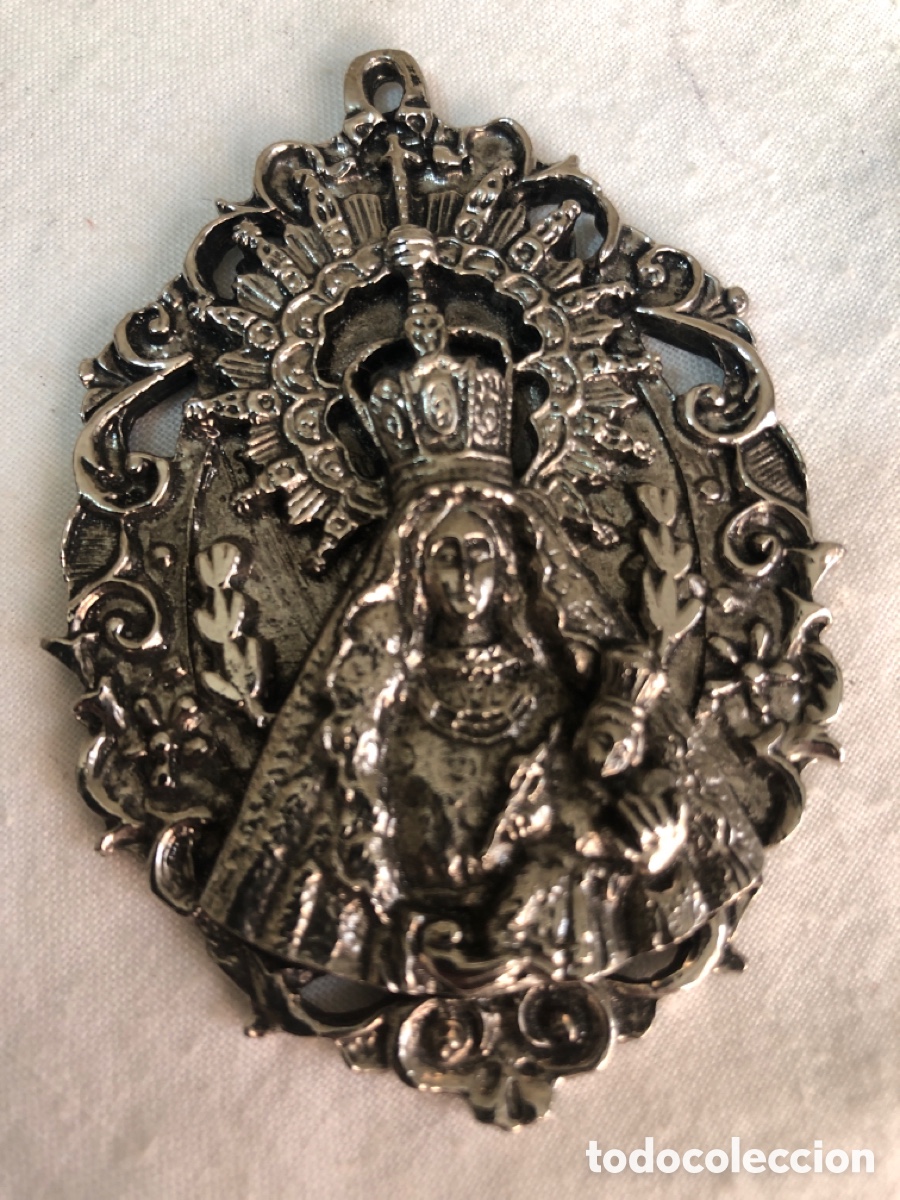 Coleccionismo: medalla de la Hermandad de la Sant&iacute;sima Virgen de Tentud&iacute;a, de Calera de Le&oacute;n