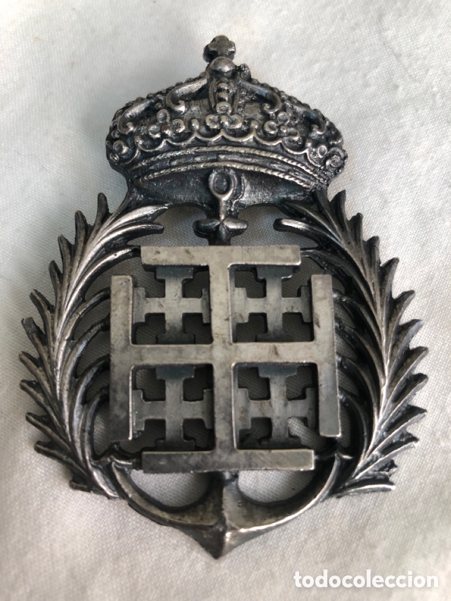 Coleccionismo: Medalla religiosa de hermandad con corona y emblema central &ndash; gran tama&ntilde;o