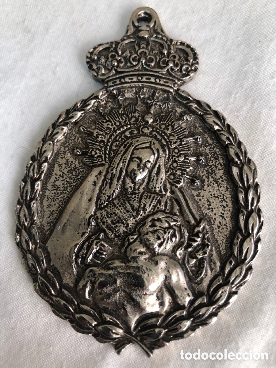 Coleccionismo: Medalla Hermandad Ntra. Sra. de la Piedad &ndash; La Carolina &ndash; Virgen de la Piedad