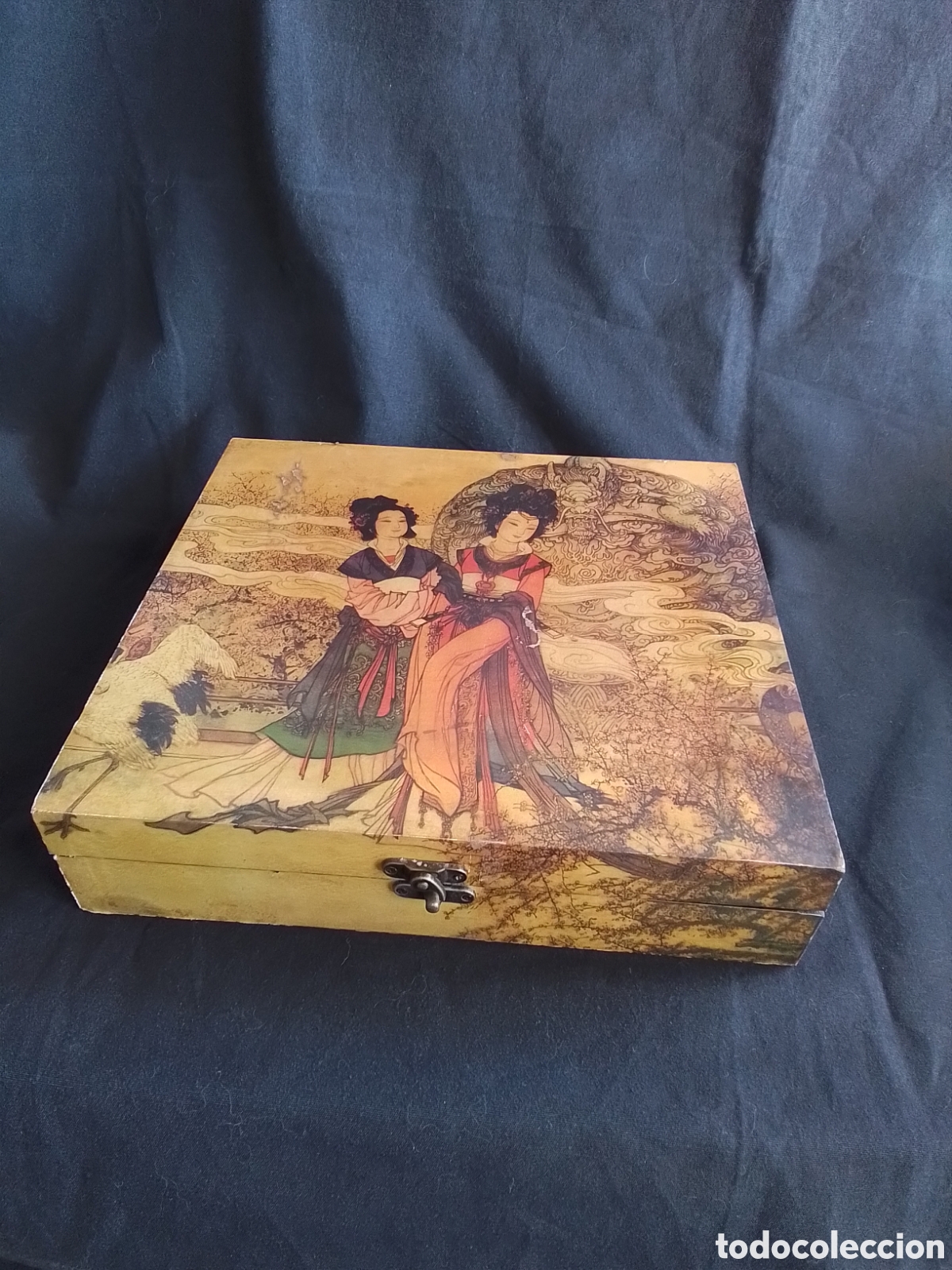 Coleccionismo: Caja de madera con cuberter&iacute;a