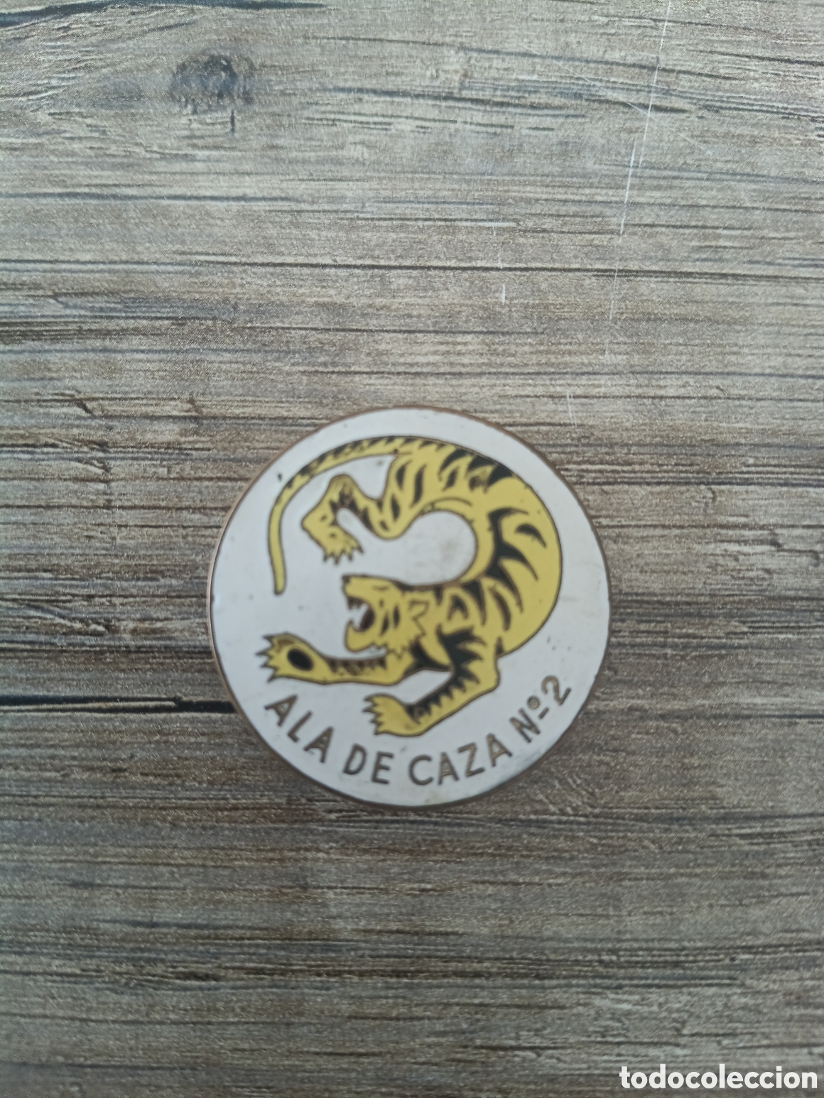 Coleccionismo: EMBLEMA MET&Aacute;LICO ALA DE CAZA NUMERO 2, EJERCITO DEL AIRE