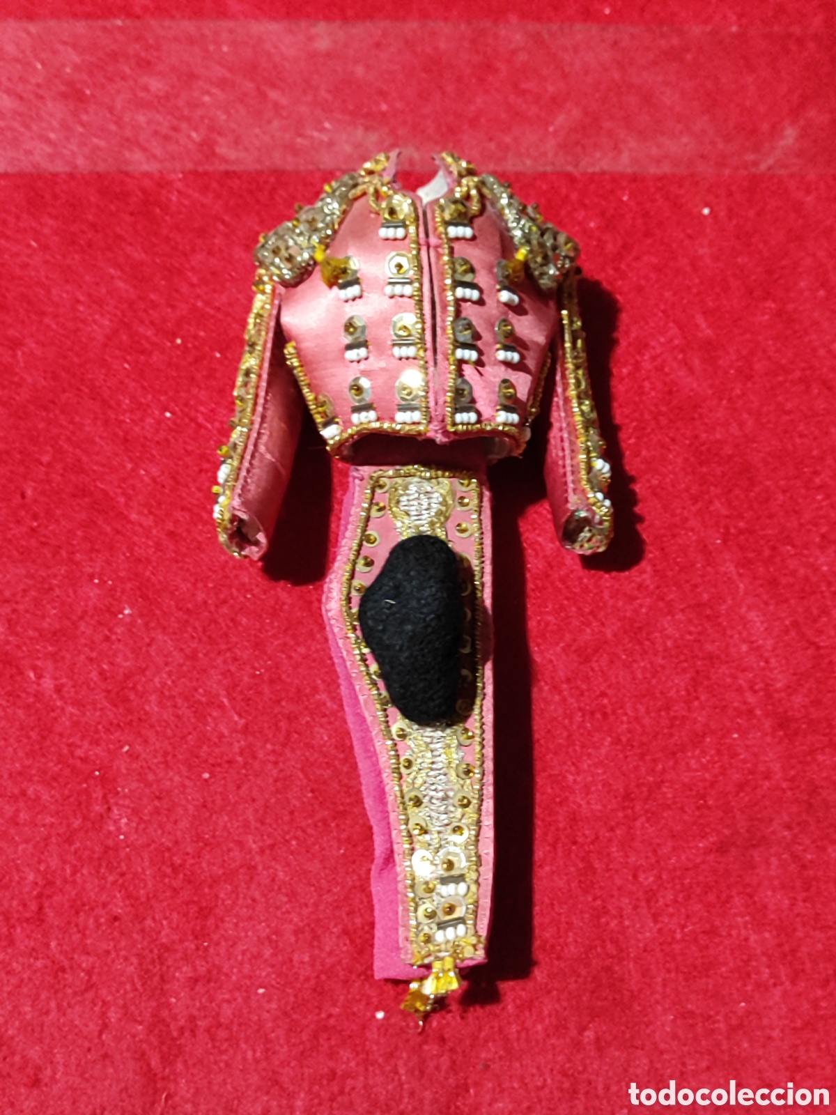 Coleccionismo: Original miniatura traje de luces con montera toros torero rosa bordados detallado