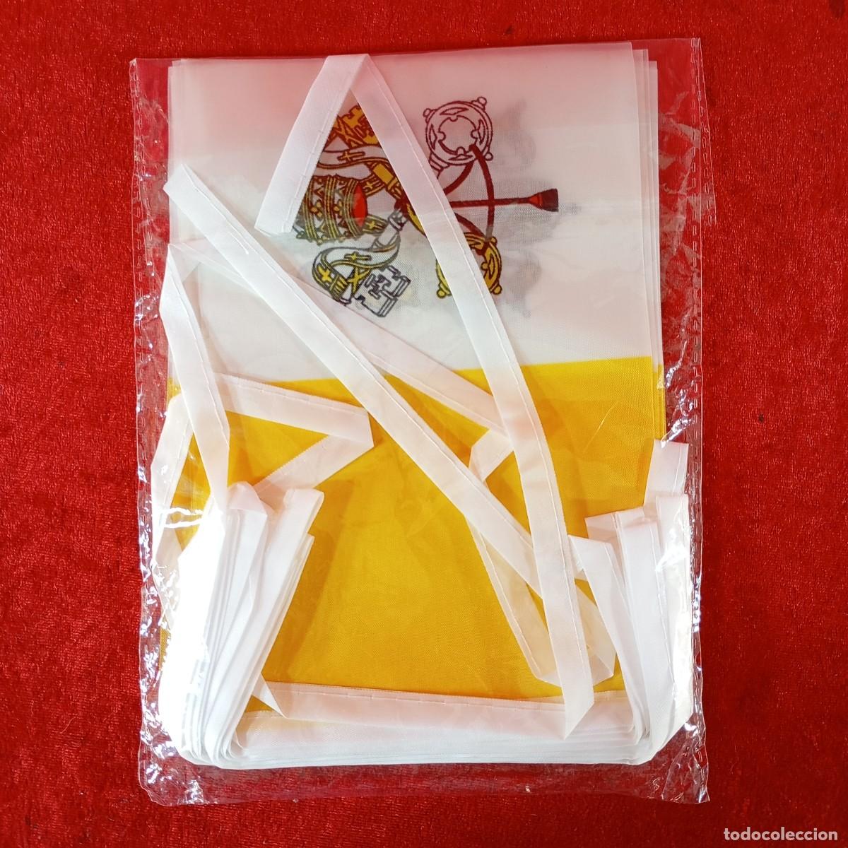 Coleccionismo: GUIRNALDAS CON LA BANDERA DEL VATICANO - PAPA DE ROMA - ROMA - VATICAN FLAG
