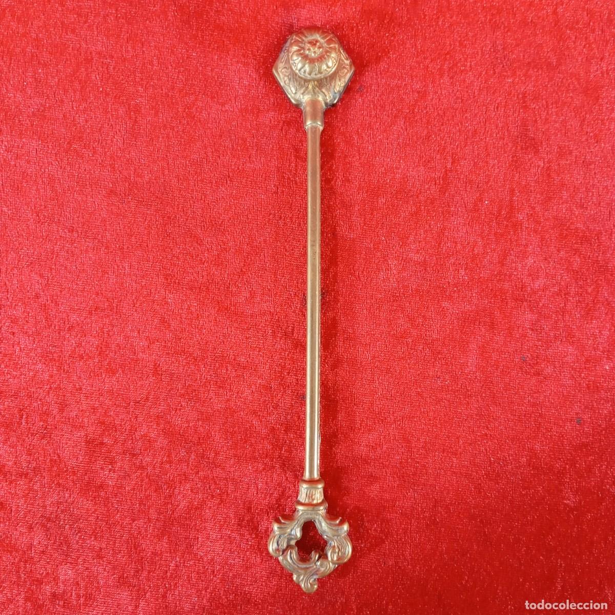 Coleccionismo: PRECIOSO APAGAVELAS - UTENSILIO PARA APAGAR LAS VELAS DE LOS CANDELABROS - 21 CM