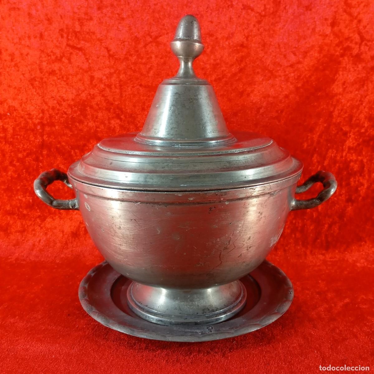 Coleccionismo: PRECIOSA SOPERA DE ESTA&Ntilde;O MACIZO C. 1900 - SOUPI&Egrave;RE EN &Eacute;TAIN - 28 X 26 CM + PLATO BASE