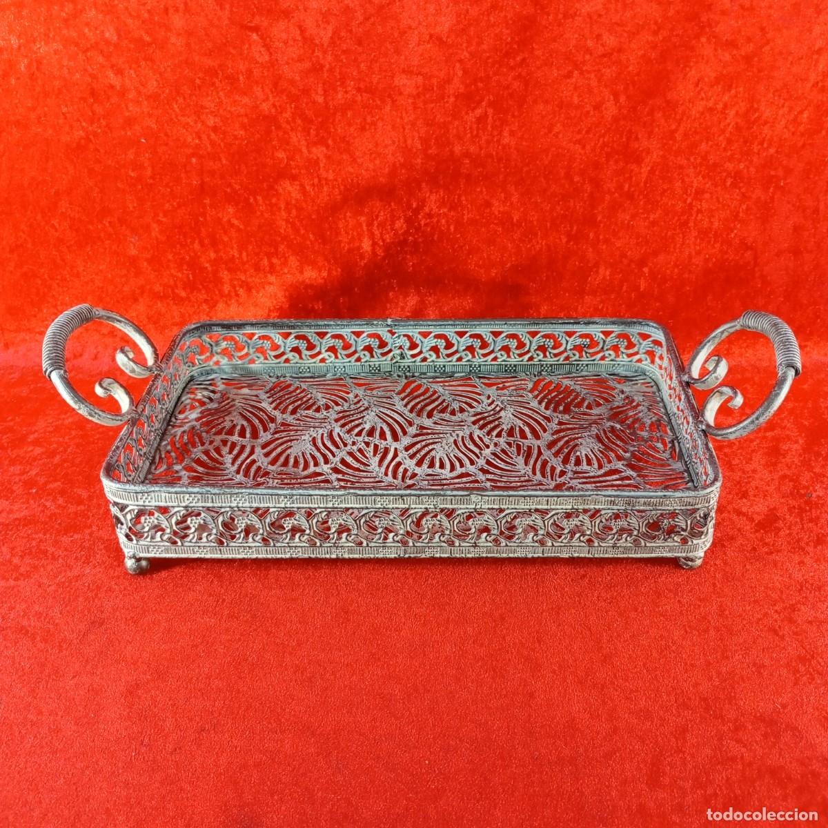 Coleccionismo: PRECIOSA BANDEJA - CENTRO DE MESA EN HIERRO TRABAJADO - 45,5 X 20,5 CM