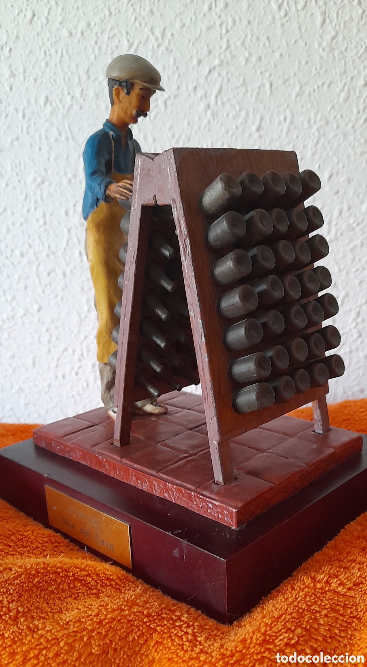 Collecting: Figura bodega pupitre