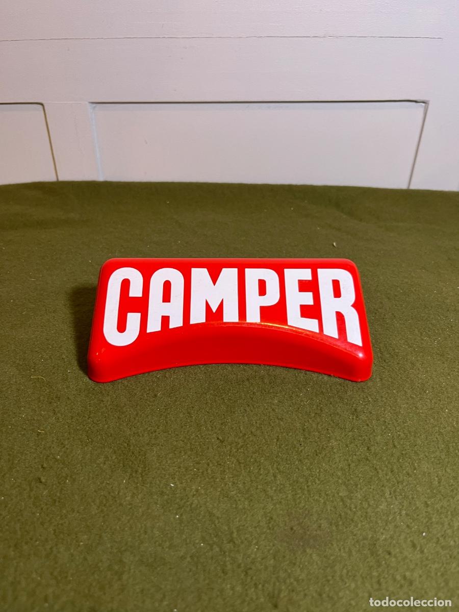 Colecionismo: Antiguo expositor publicitario CAMPER de metal rojo &ndash; Soporte original de escaparate &ndash; Merchandising