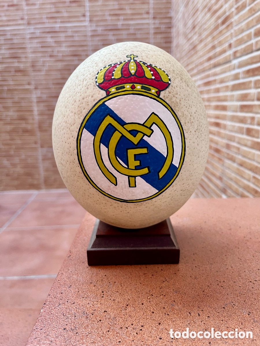 Coleccionismo: Huevo de avestruz pintado a mano &ndash; REAL MADRID