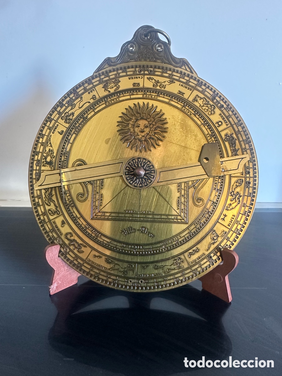 Coleccionismo: Astrolabio de lat&oacute;n Villa alcor de 14 cm. Madrid, 1984.