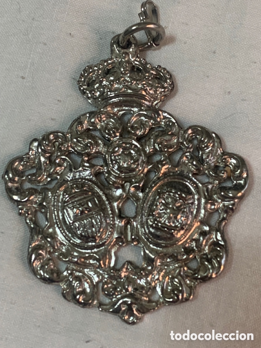 Collezionismo: Medalla de Hermandad o Cofrad&iacute;a religiosa coronada &ndash; dos escudos &ndash; Semana Santa